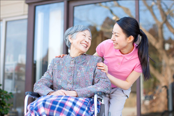Lý Do Khiến Nhật Bản Tuyển Nhiều Lao Động Việt Nam Đi XKLĐ Điều Dưỡng
