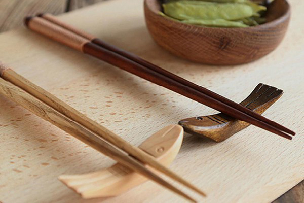 Những Quy Tắc Dùng Đũa Bạn Cần Biết Khi Đi Xuất Khẩu Nhật Bản