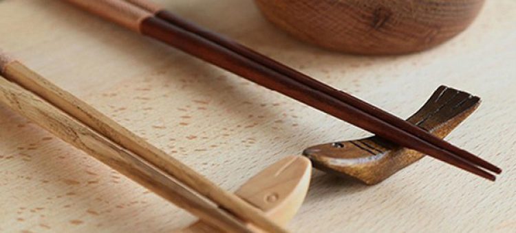 Những Quy Tắc Dùng Đũa Bạn Cần Biết Khi Đi Xuất Khẩu Nhật Bản
